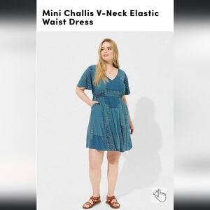 NWOT TORRID MINI CHALIS VNECK DRESS 0 12 L